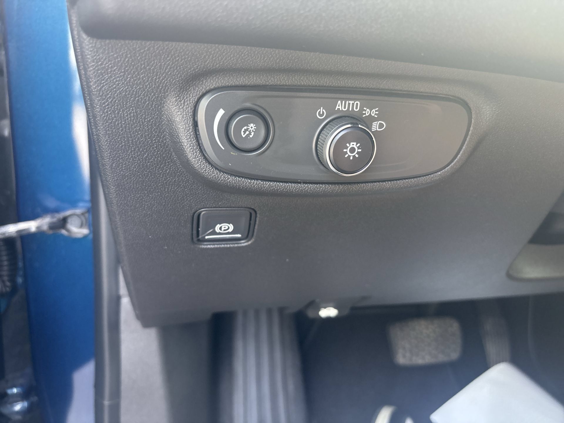 Certified 2020 GMC Terrain SLE w/ Driver Convenience Package FWD image 18