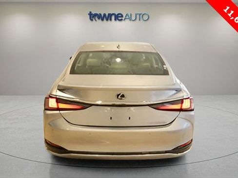 Used 2025 Lexus ES 300h w/ Premium Package image 5