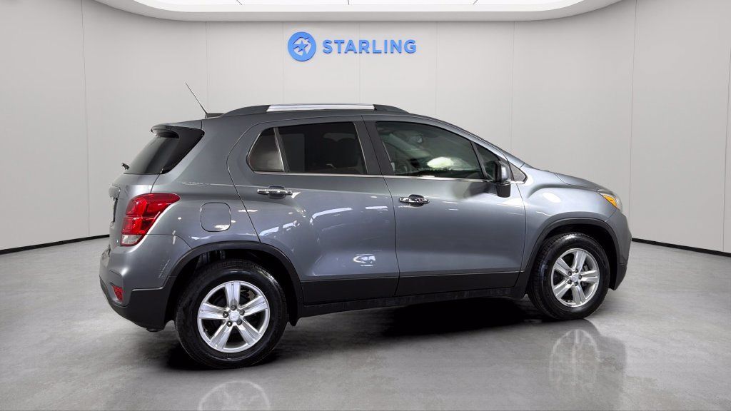 Used 2020 Chevrolet Trax LT w/ LT Convenience Package FWD image 10