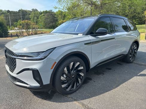 New 2026 Lincoln Nautilus Reserve image 9