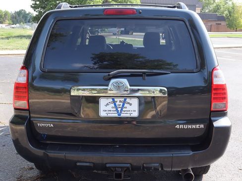 Used 2006 Toyota 4Runner SR5 AWD/4WD image 6
