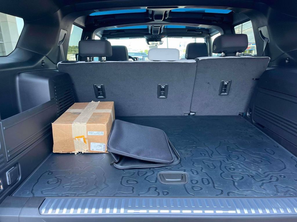 New 2024 GMC Hummer EV 2X w/ Extreme Off-Road Package AWD/4WD image 17