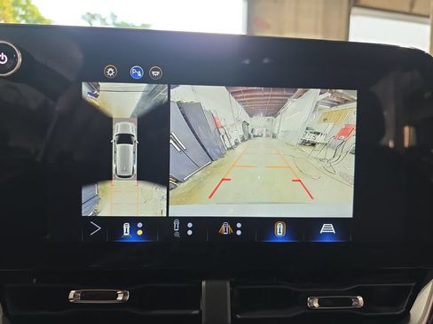 Used 2025 Chevrolet Equinox LT w/ Safety and Technology Package AWD/4WD image 22