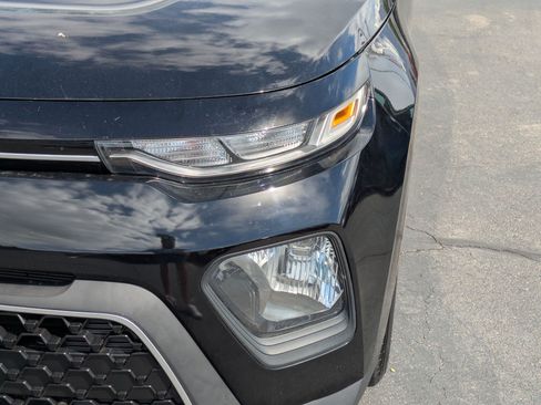 Used 2022 Kia Soul LX w/ Technology Package FWD image 12