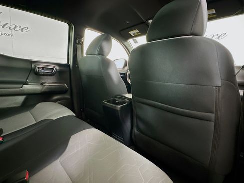 Used 2023 Toyota Tacoma TRD Sport image 28