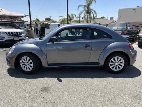 Used 2018 Volkswagen Beetle 2.0T FWD image 2