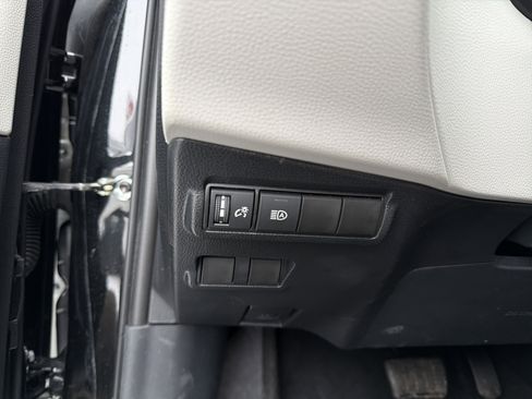 Used 2023 Toyota Corolla Cross LE image 14