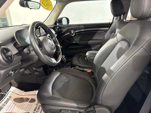 Used 2022 MINI Cooper 2-Door Hardtop FWD image 16