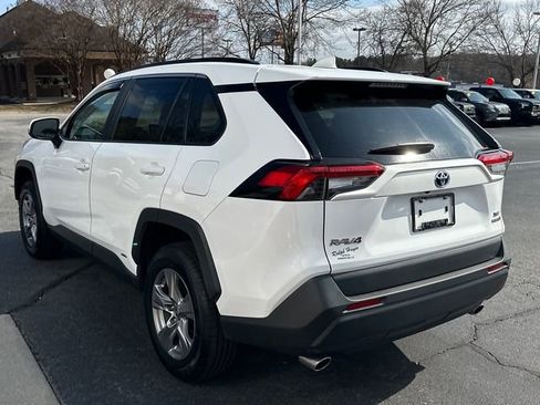Used 2023 Toyota RAV4 XLE w/ Convenience Package image 5