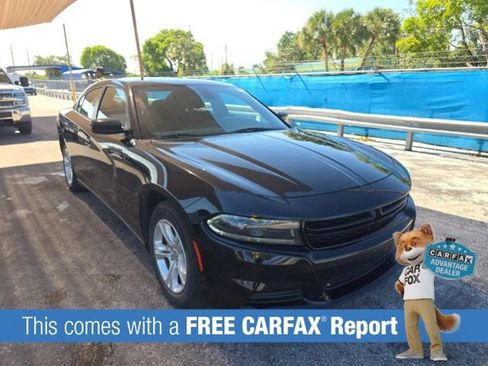 Used 2023 Dodge Charger SXT RWD image 2