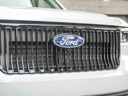New 2026 Ford Maverick Lobo AWD/4WD image 5