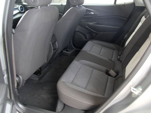 Used 2024 Chevrolet Trax LS w/ LS Convenience Package FWD image 22