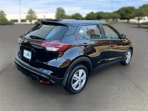 Certified 2024 Nissan Kicks S image 6
