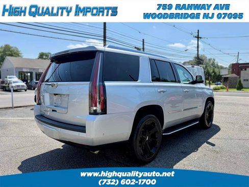 Used 2018 Cadillac Escalade Luxury AWD/4WD image 7