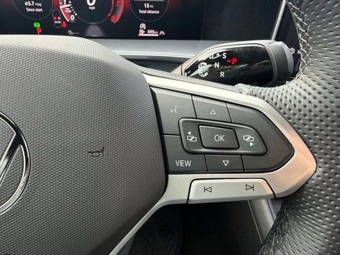 New 2026 Volkswagen Tiguan SE R-Line image 14