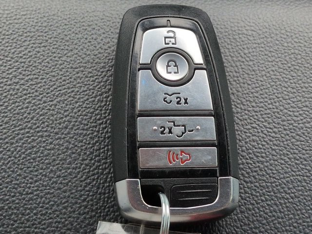 Used 2025 Ford F150 Lightning Flash AWD/4WD image 33