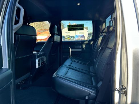 Used 2019 Ford F250 Lariat w/ Chrome Package image 10