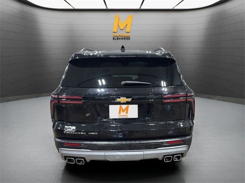 Used 2025 Chevrolet Traverse LT image 8