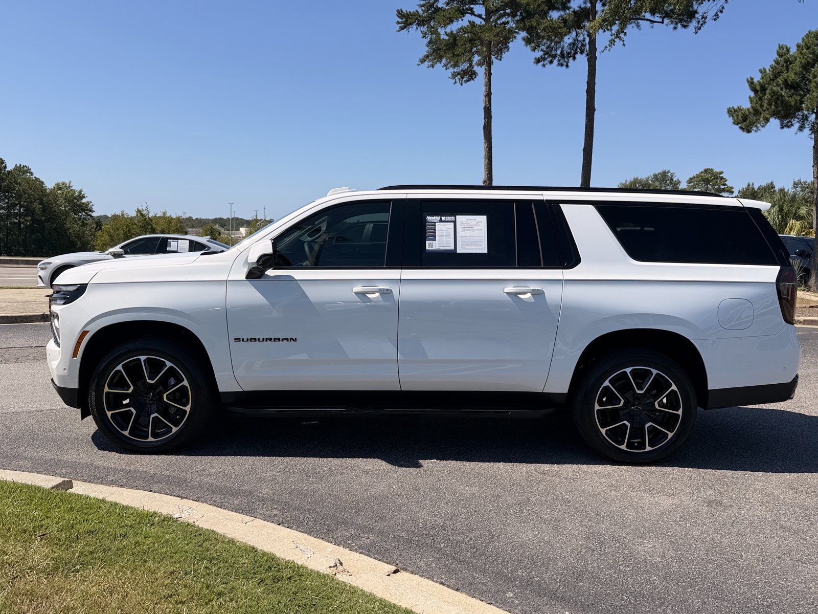 Used 2026 Chevrolet Suburban RST w/ Sun And Tow Package AWD/4WD image 9