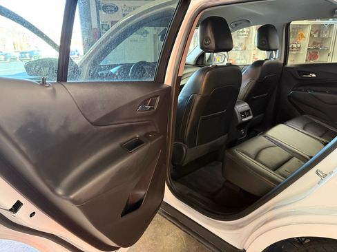 Used 2021 Chevrolet Equinox LT image 16