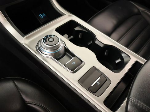 Used 2024 Ford Edge SEL image 8