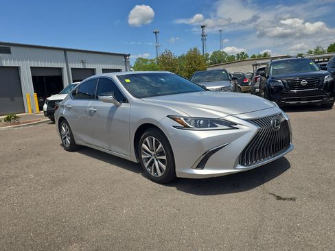 Used 2021 Lexus ES 350 w/ Accessory Package 2 FWD image 2