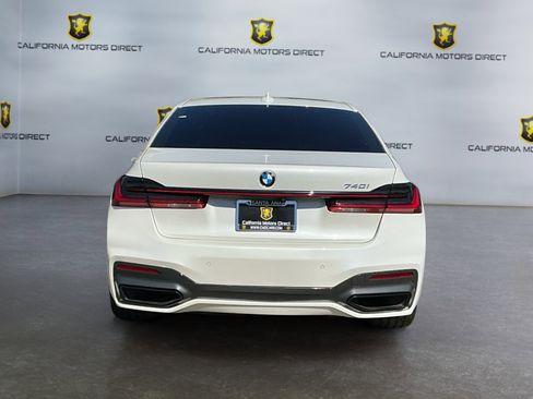 Used 2022 BMW 740i w/ M Sport Package image 6
