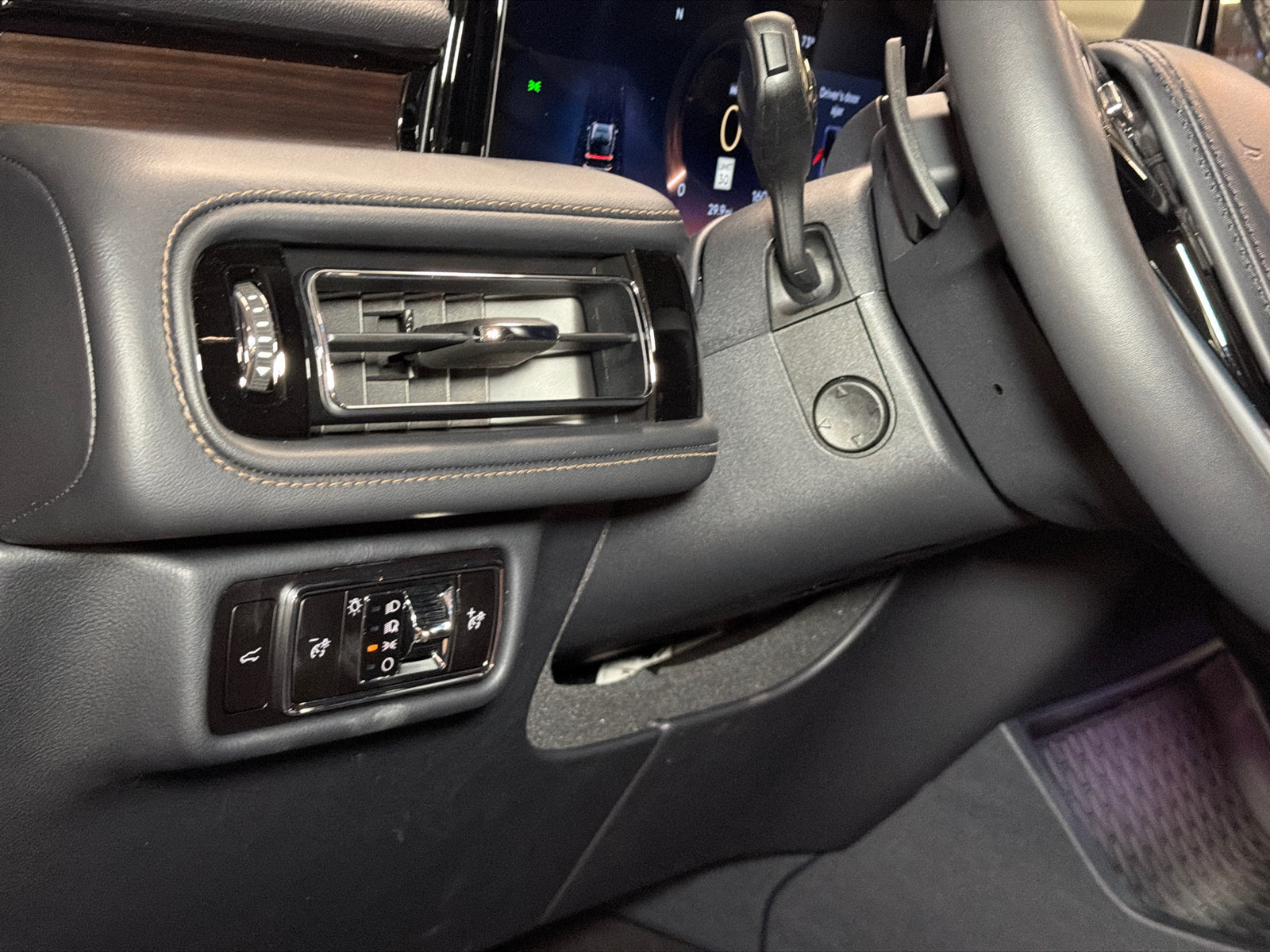 New 2027 Lincoln Aviator Reserve AWD/4WD image 18