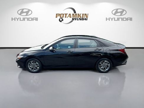 Used 2024 Hyundai Elantra SEL FWD image 8