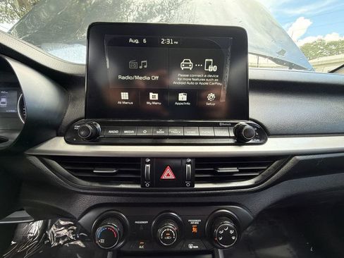 Used 2021 Kia Forte LXS FWD image 17