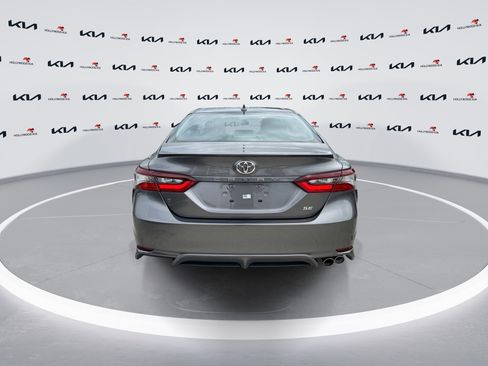 Used 2022 Toyota Camry SE FWD image 7