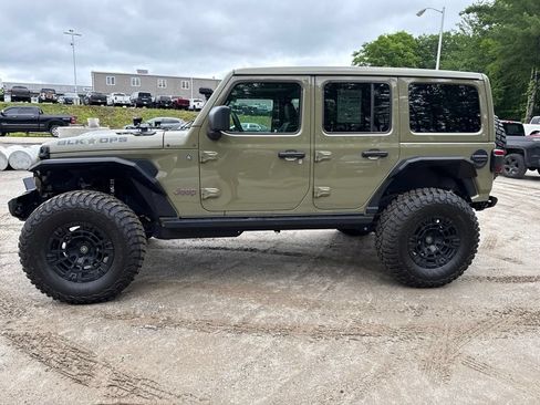New 2026 Jeep Wrangler Unlimited Rubicon w/ Technology Group AWD/4WD image 2