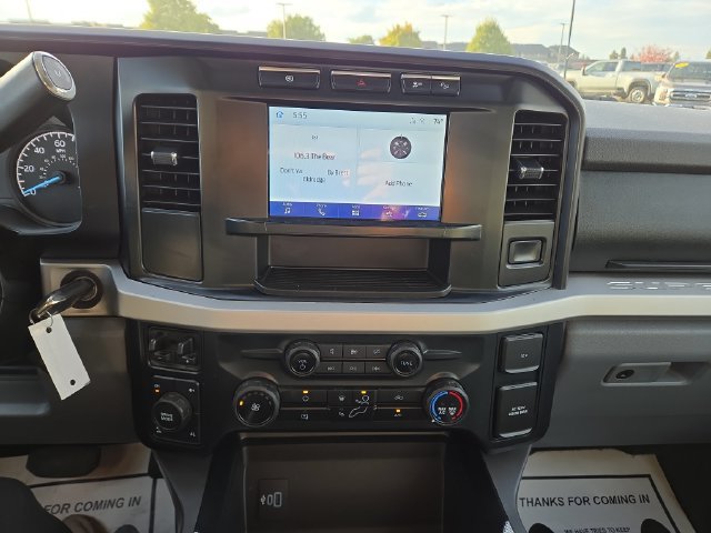 Used 2023 Ford F350 4x4 Crew Cab Super Duty image 27