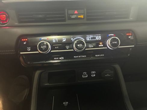 Used 2025 Honda Pilot Touring image 21