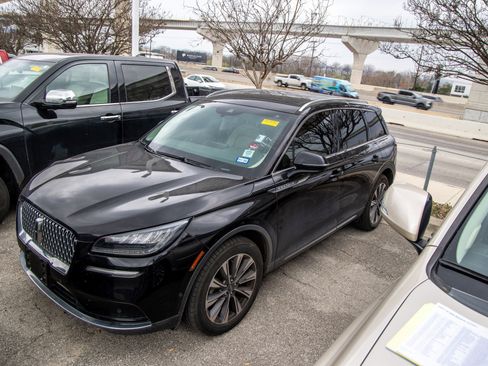 Used 2020 Lincoln Corsair Reserve w/ Equipment Group 201A image 3