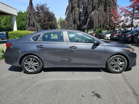 Used 2023 Kia Forte LXS FWD image 3