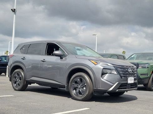 New 2026 Nissan Rogue SV FWD image 8
