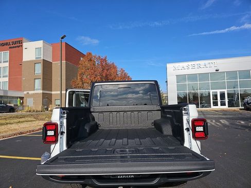 New 2026 Jeep Gladiator Willys image 12
