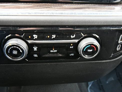 Used 2024 Chevrolet Silverado 2500 LT AWD/4WD image 28
