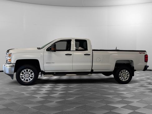 Used 2019 Chevrolet Silverado 2500 W/T w/ WT Convenience Package AWD/4WD image 5