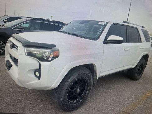 Used 2021 Toyota 4Runner SR5 image 2