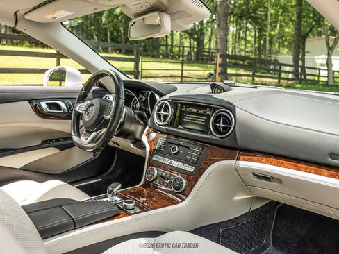 Used 2017 Mercedes-Benz SL 550 image 64