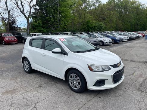 Used 2017 Chevrolet Sonic LT FWD image 3