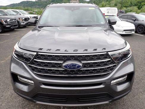 Used 2023 Ford Explorer XLT w/ Equipment Group 202A AWD/4WD image 9