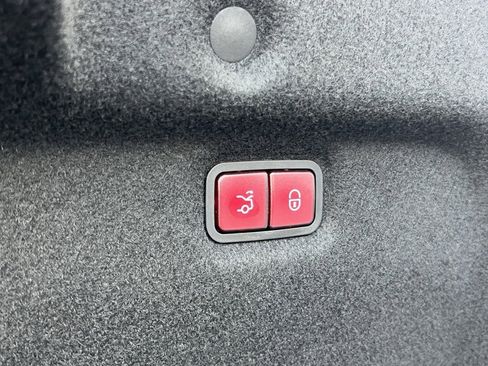 Used 2024 Mercedes-Benz SL 63 AMG S e Performance 4MATIC w/ Manufactur Interior Package image 22