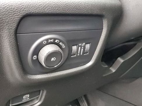 Certified 2023 Jeep Grand Cherokee Limited image 12