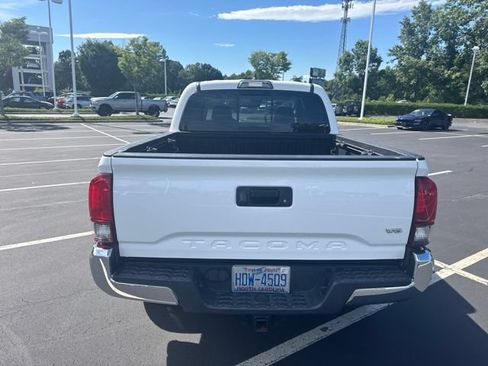 Used 2019 Toyota Tacoma SR5 RWD image 5