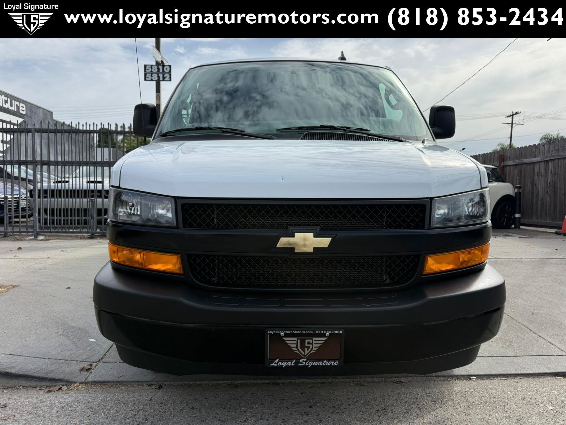 Used 2022 Chevrolet Express 2500 w/ Driver Convenience Package RWD image 2