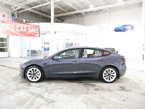 Used 2021 Tesla Model 3 Standard Range Plus image 6