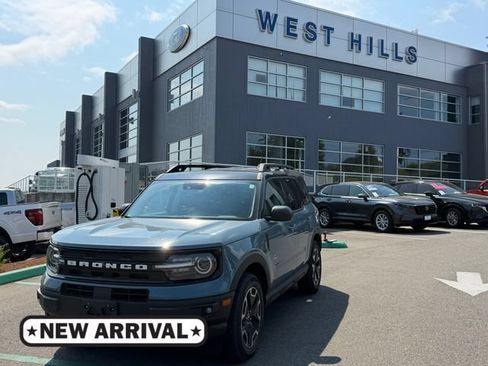 Used 2023 Ford Bronco Sport Outer Banks w/ Tech Package AWD/4WD image 1